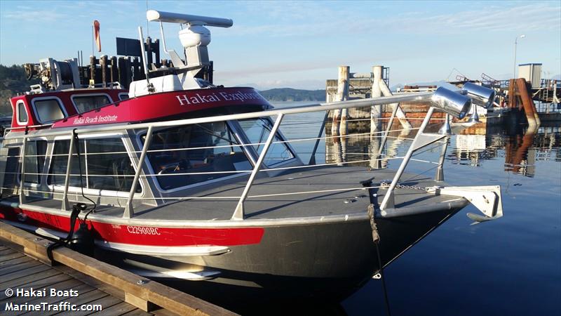 hakai explorer (Dredging or UW ops) - IMO , MMSI 316024609 under the flag of Canada