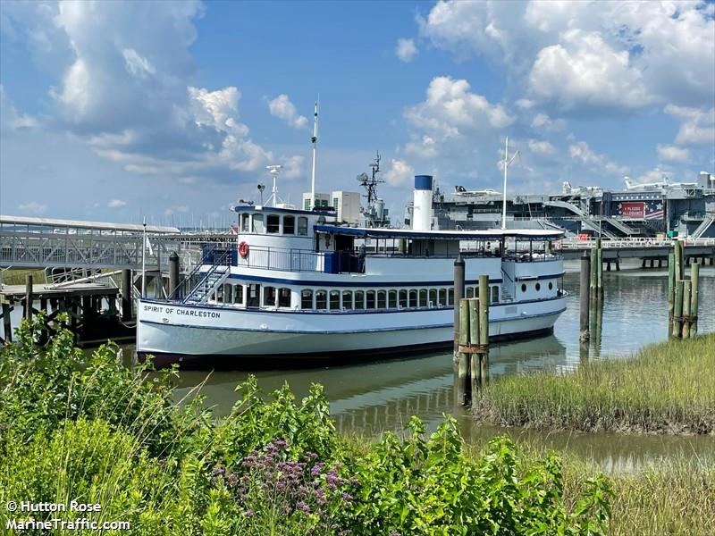 spirit of charleston (Passenger ship) - IMO , MMSI 367094010 under the flag of United States (USA)
