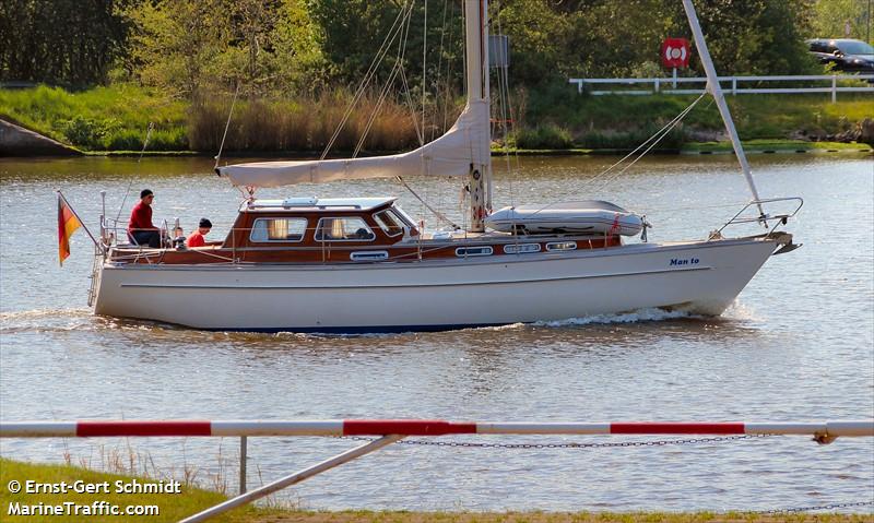 man to (Sailing vessel) - IMO , MMSI 211603700, Call Sign DG3270 under the flag of Germany