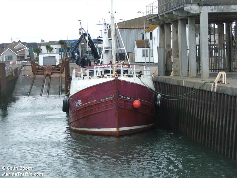 golden emblem (Fishing vessel) - IMO , MMSI 235013325, Call Sign MCKD8 under the flag of United Kingdom (UK)