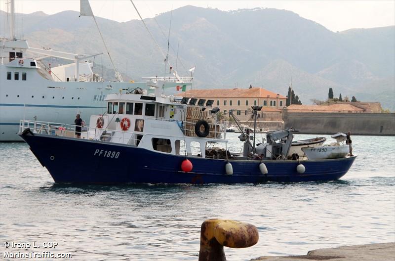 padre pio ii (Fishing vessel) - IMO , MMSI 247065580, Call Sign ISQL under the flag of Italy