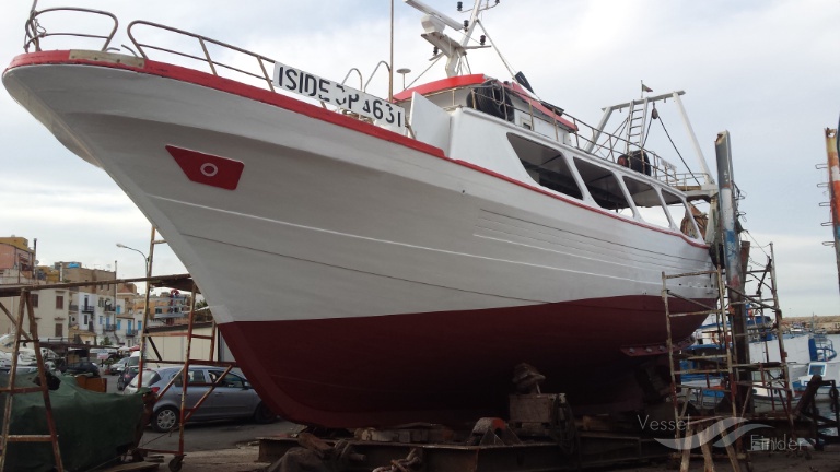 iside (Fishing vessel) - IMO , MMSI 247101140, Call Sign IRMN under the flag of Italy