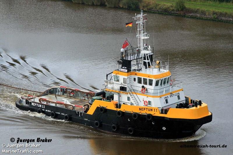 neptun 11 (Tug) - IMO 9571208, MMSI 236603000, Call Sign ZDKE9 under the flag of Gibraltar