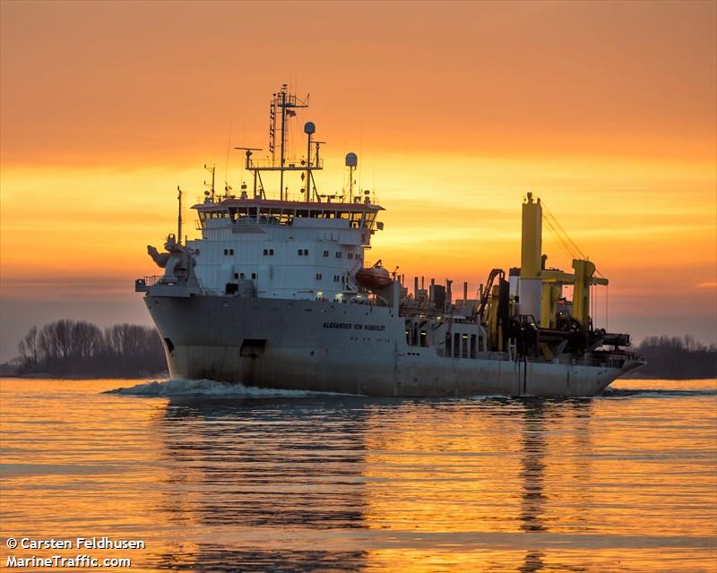 alexander v humboldt (Hopper Dredger) - IMO 9166845, MMSI 253114000, Call Sign LXAH under the flag of Luxembourg