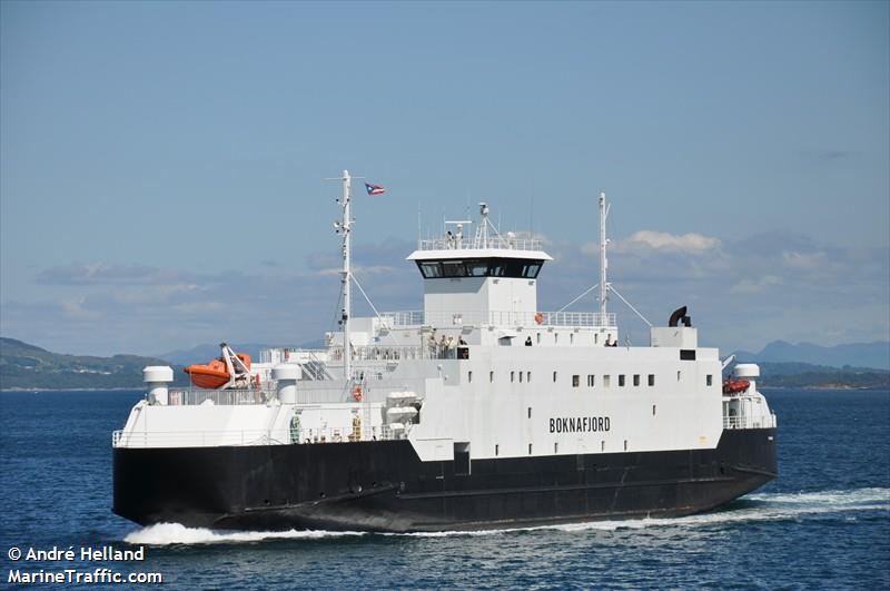 sulafjord (Passenger/Ro-Ro Cargo Ship) - IMO 8512114, MMSI 257212400, Call Sign JWYV under the flag of Norway