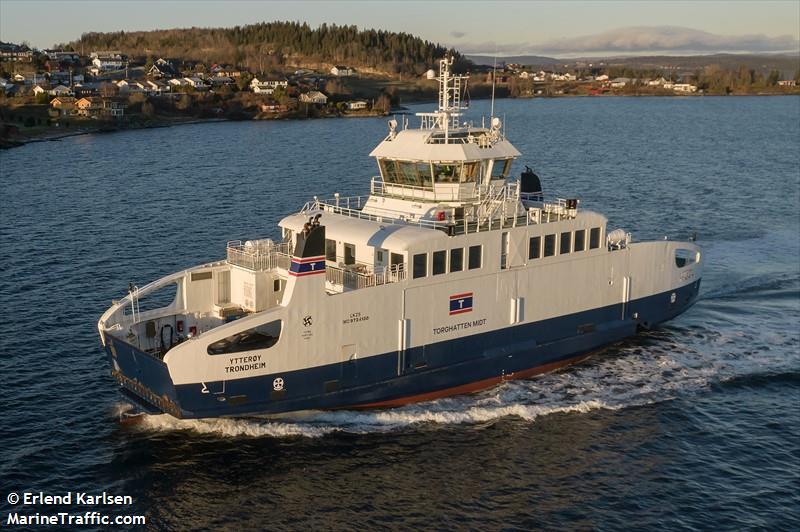 ytteroey (Passenger/Ro-Ro Cargo Ship) - IMO 9724130, MMSI 258046000, Call Sign LKZS under the flag of Norway