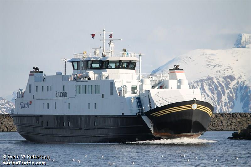 vaagan (Passenger/Ro-Ro Cargo Ship) - IMO 9218351, MMSI 259679000, Call Sign LLDF under the flag of Norway