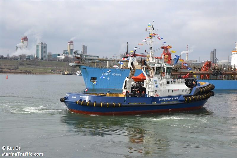 volodymyr ivanov (Tug) - IMO 9670872, MMSI 272700000, Call Sign UUAX3 under the flag of Ukraine