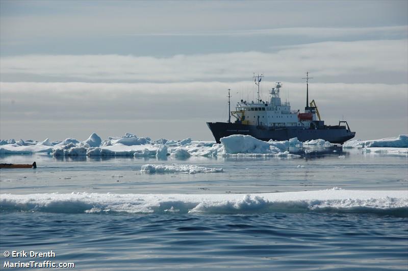 ak shokalskiy (Passenger Ship) - IMO 8010336, MMSI 273458210, Call Sign UBNF under the flag of Russia