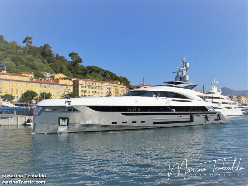 e iv (Yacht) - IMO 9855771, MMSI 319179400, Call Sign ZGKL3 under the flag of Cayman Islands