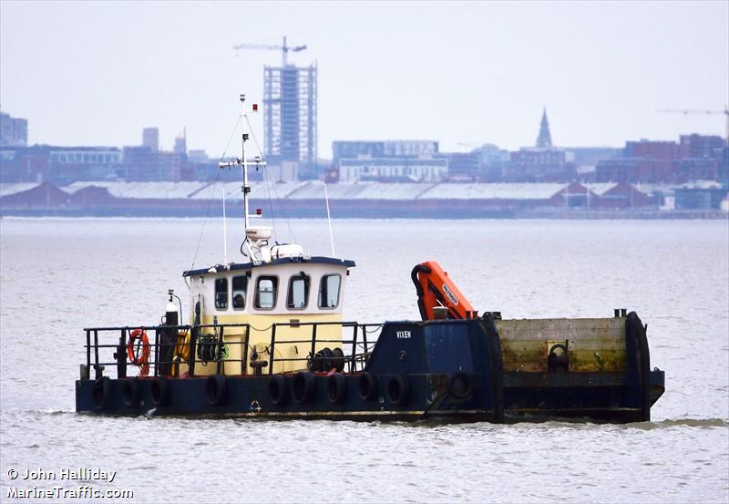 vixen (Tug) - IMO , MMSI 235097486, Call Sign 2FJL9 under the flag of United Kingdom (UK)