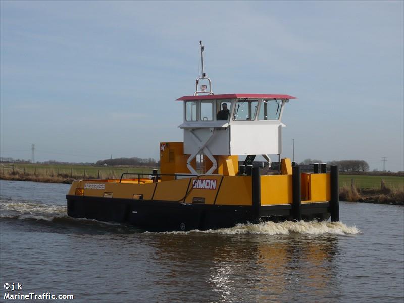 simon (Unknown) - IMO , MMSI 244770402, Call Sign PI 2043 under the flag of Netherlands