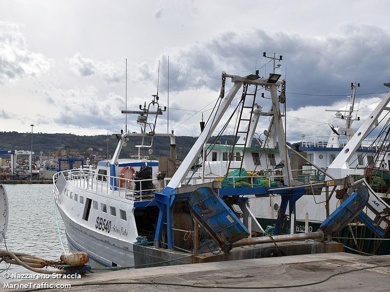 antonio padre (Fishing vessel) - IMO , MMSI 247141050, Call Sign IQXU under the flag of Italy