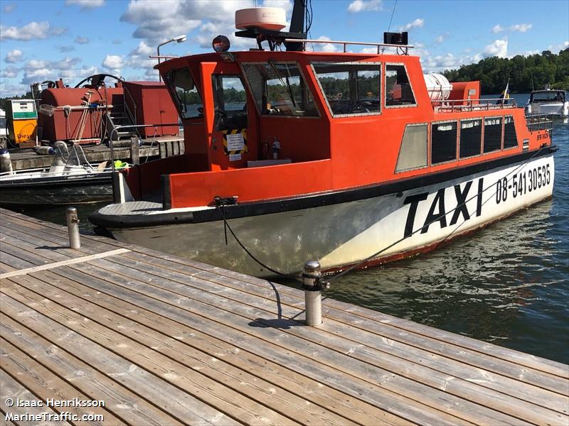 sea lady () - IMO , MMSI 265589280, Call Sign SFB5629 under the flag of Sweden