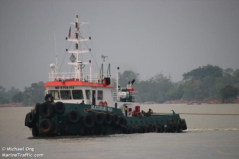 matahari wan (Tug) - IMO , MMSI 563033560 under the flag of Singapore