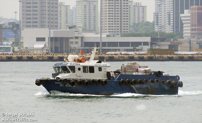 nautical island (Tug) - IMO , MMSI 563037570, Call Sign 9V3790 under the flag of Singapore