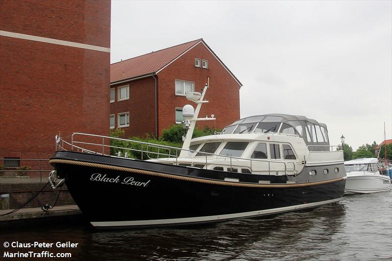 black pearl (Pleasure craft) - IMO , MMSI 211559650 under the flag of Germany