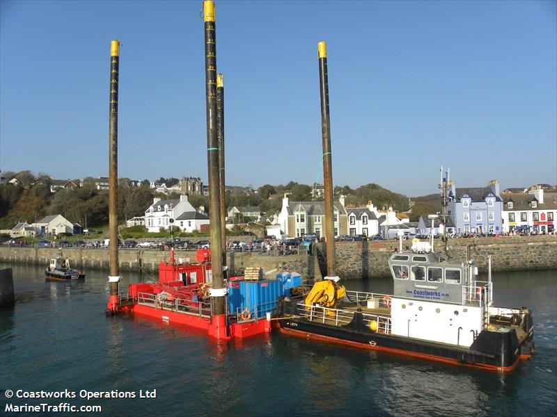 challenger of leith (Tug) - IMO , MMSI 235058132, Call Sign 2AAD3 under the flag of United Kingdom (UK)
