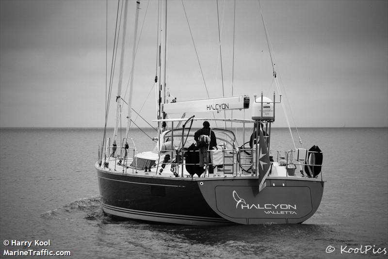 halcyon () - IMO , MMSI 248000695, Call Sign 9HB4242 under the flag of Malta