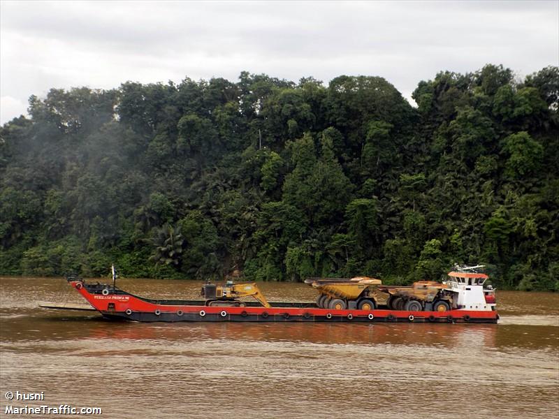 lct perkasa prima 98 (Cargo ship) - IMO , MMSI 525100280 under the flag of Indonesia