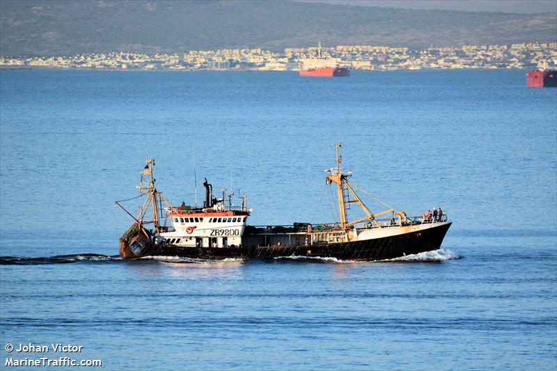 south west lapwing () - IMO , MMSI 601717000, Call Sign ZR6341 under the flag of South Africa