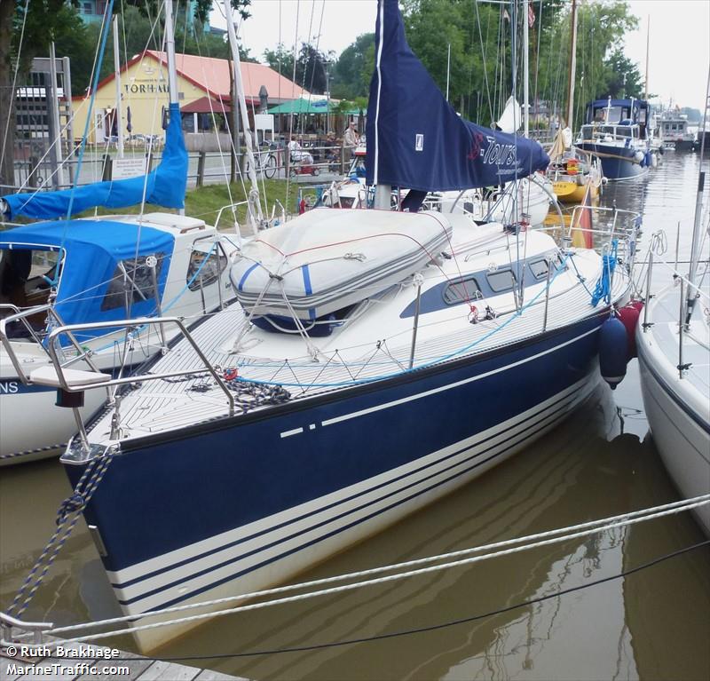 x-tours (Sailing vessel) - IMO , MMSI 211352870, Call Sign DH4297 under the flag of Germany
