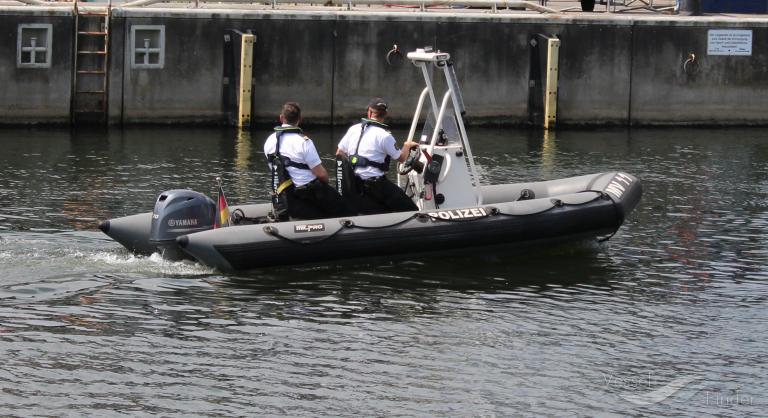 mv 11 (Law enforcment) - IMO , MMSI 211748060, Call Sign DD6272 under the flag of Germany