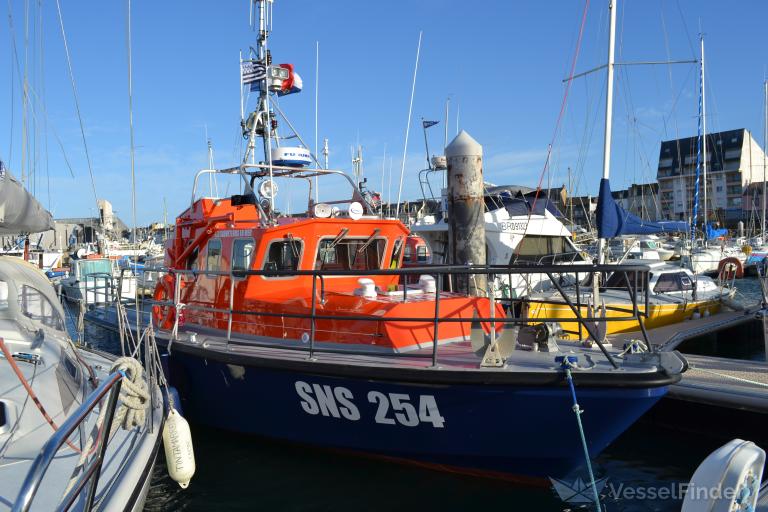 sns 254 (Pilot) - IMO , MMSI 227002810, Call Sign FT4254 under the flag of France