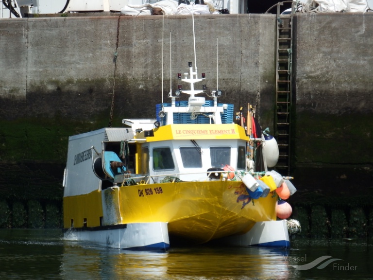 fv le 5eme element (Fishing vessel) - IMO , MMSI 227783530 under the flag of France