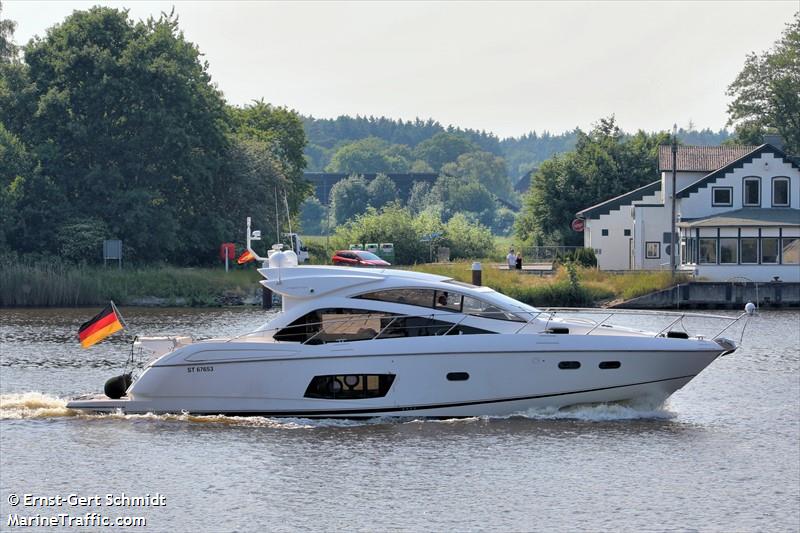 velga (Pleasure craft) - IMO , MMSI 228012870 under the flag of France