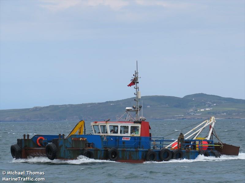 forth umpire (Dredging or UW ops) - IMO , MMSI 235104635, Call Sign MXNN4 under the flag of United Kingdom (UK)