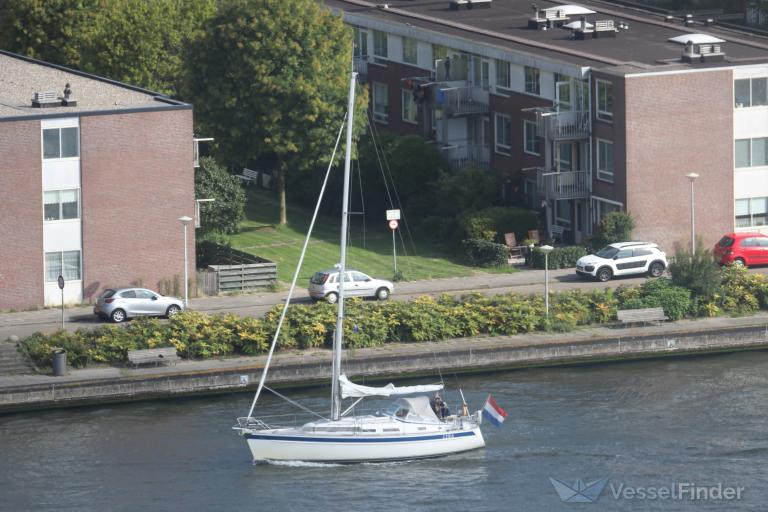 lyra s.y. () - IMO , MMSI 244010800, Call Sign  PE2586 under the flag of Netherlands