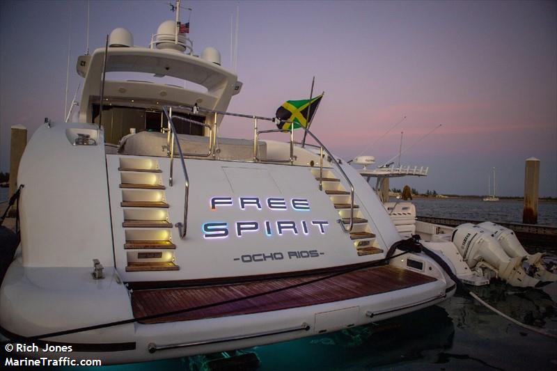 free spirit () - IMO , MMSI 339915000, Call Sign ZGEU2 under the flag of Jamaica