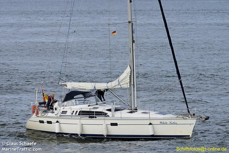 white satin (Sailing vessel) - IMO , MMSI 205722800, Call Sign OS7228 under the flag of Belgium