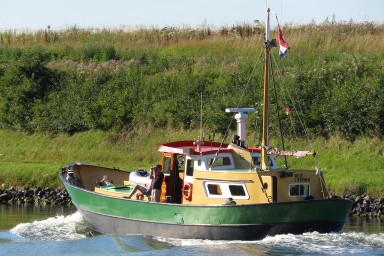 valge (Pleasure craft) - IMO , MMSI 244100493, Call Sign PC2482 under the flag of Netherlands