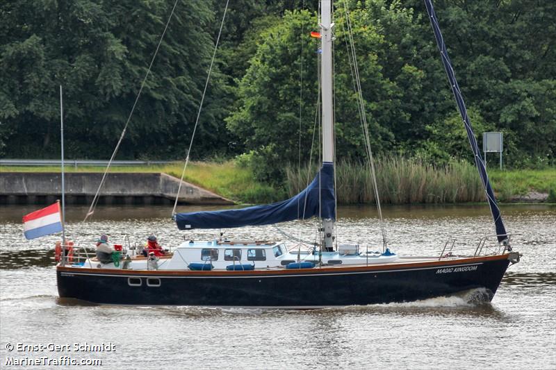 magic kingdom (Sailing vessel) - IMO , MMSI 244180337, Call Sign PG2383 under the flag of Netherlands