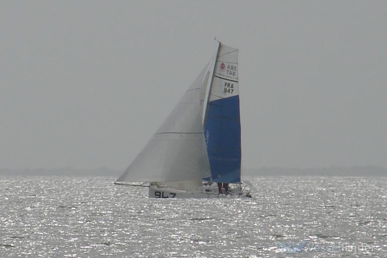 eliott solo sailor (-) - IMO , MMSI 227851970 under the flag of France