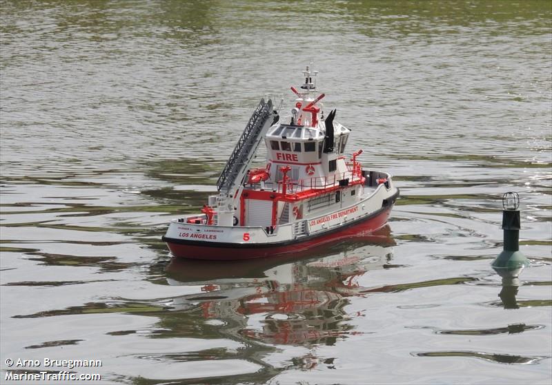 la fireboat 5 (-) - IMO , MMSI 338093828, Call Sign WL 2490 under the flag of USA