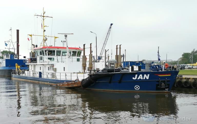 jan (Hopper Dredger) - IMO 8710766, MMSI 211555420, Call Sign DCZO under the flag of Germany