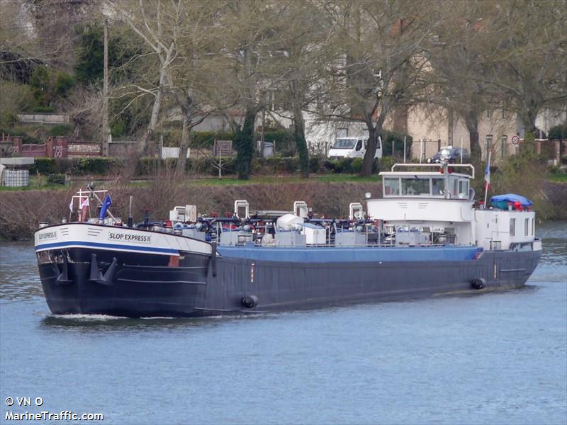 slop express ii (Tanker) - IMO , MMSI 226015090, Call Sign FM7701 under the flag of France