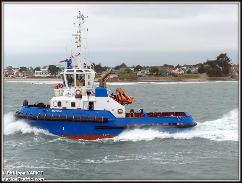 bretagne (Tug) - IMO 9398814, MMSI 228267700, Call Sign FNKP under the flag of France