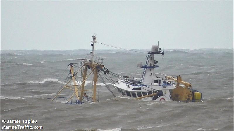 mfv emily rose (Fishing vessel) - IMO , MMSI 235061272, Call Sign 2ANJ6 under the flag of United Kingdom (UK)