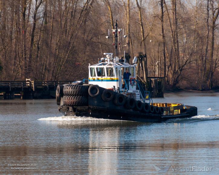 saam hunter (Tug) - IMO , MMSI 316009844 under the flag of Canada