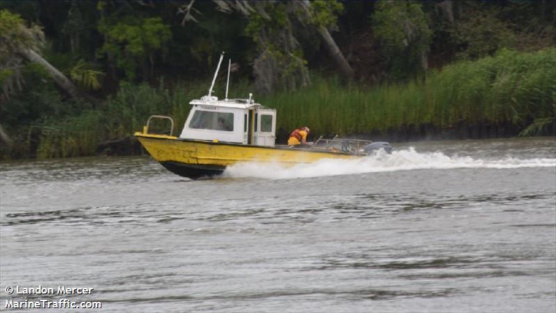 yellow crew boat (Pleasure craft) - IMO , MMSI 338328406, Call Sign CREW BT under the flag of USA