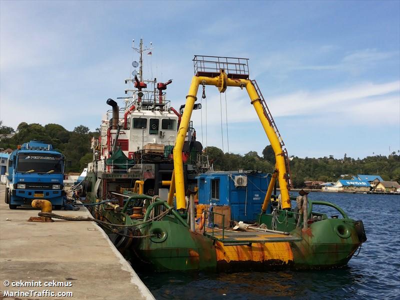 sms explorer (Tug) - IMO 9576698, MMSI 525003161, Call Sign PORI under the flag of Indonesia