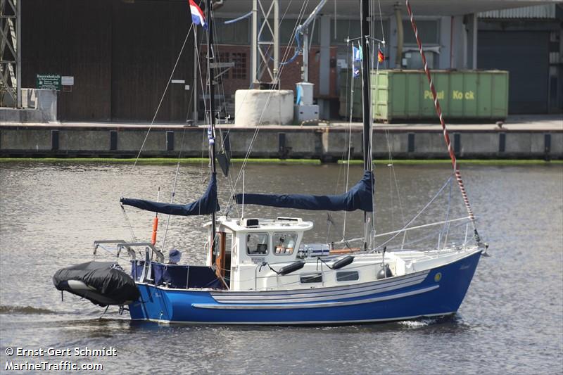 azimut (-) - IMO , MMSI 244015340, Call Sign PE9057 under the flag of Netherlands