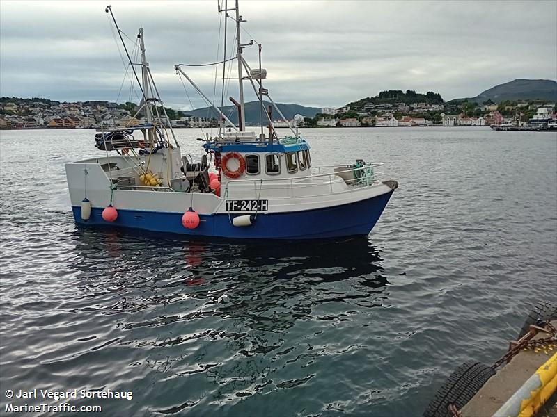 bjorn steinar (-) - IMO , MMSI 257274720, Call Sign LM5021 under the flag of Norway