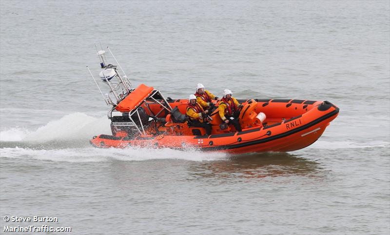 rnli lifeboat b-878 (-) - IMO , MMSI 235106995 under the flag of United Kingdom (UK)