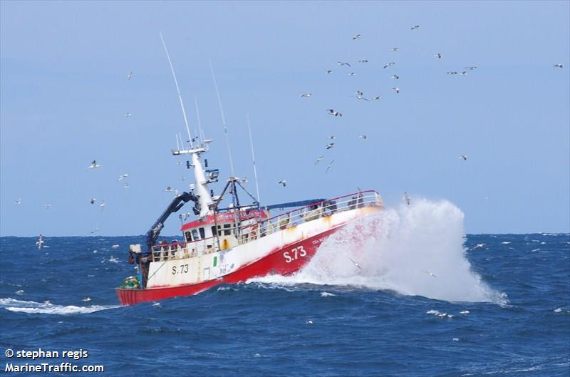 tea rose (Fishing Vessel) - IMO 7342055, MMSI 250001767, Call Sign EIHK8 under the flag of Ireland