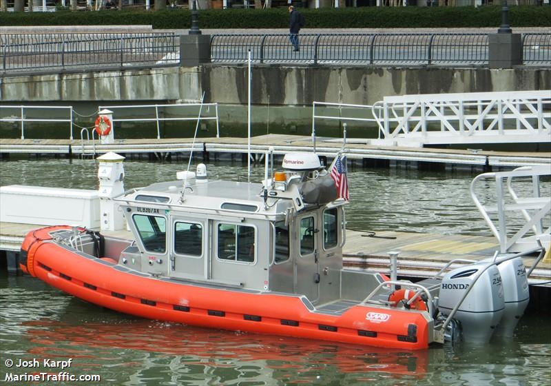 ny media boat 4 (-) - IMO , MMSI 338238088 under the flag of USA